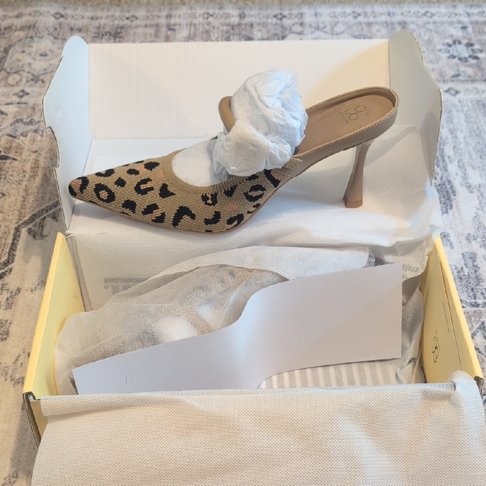 Chic Leopard Print Heels